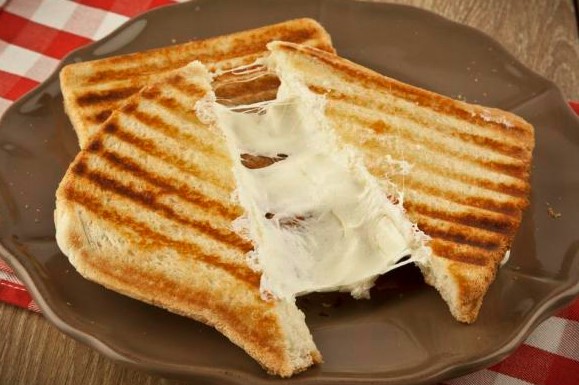 Kare Kaşarlı Tost